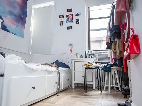 4th image of 226 E 3rd St APT 2A