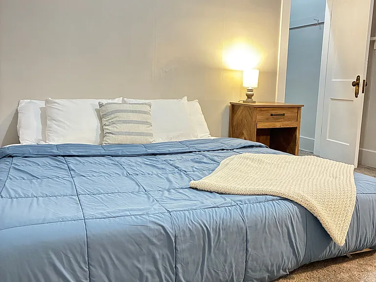 2 bed, 1.0 bath, 1024 sqft, $2,000 — Photo 2