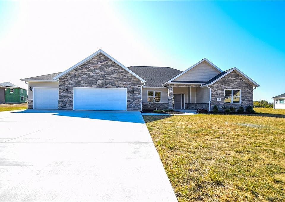 1st image of 982 Stony Brook Ln