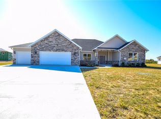 982 Stony Brook Ln, Troy, OH 45373