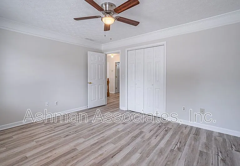 2402 Betsy Ct SW — Photo 29