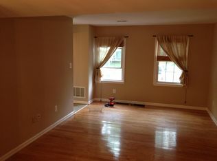 8324 Uxbridge Ct, Springfield, VA 22151