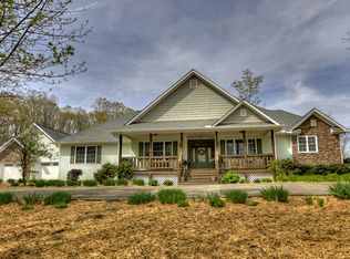 141 Lakeview Ct, Ellijay, GA 30540