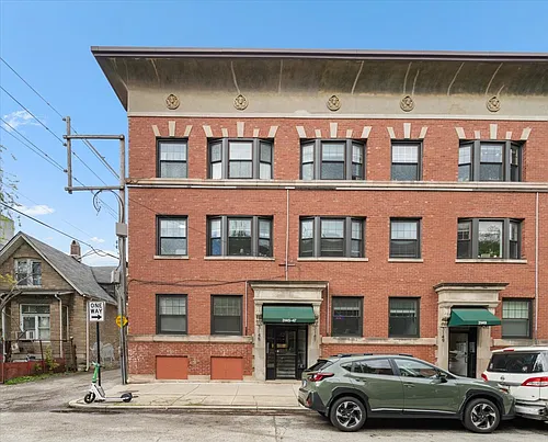 3145 W Lyndale St #1 Photo 1