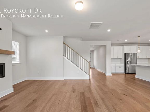 2nd image of 521 Roycroft Dr