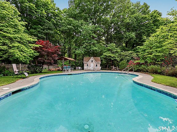 4th image of 16 Shady Lane