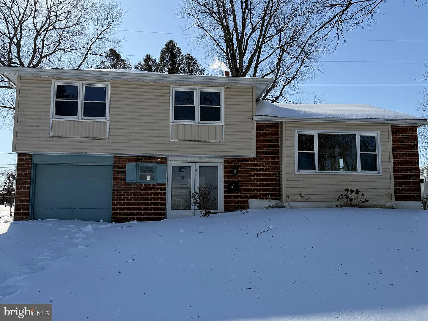 221 S Dillwyn Rd photo 1