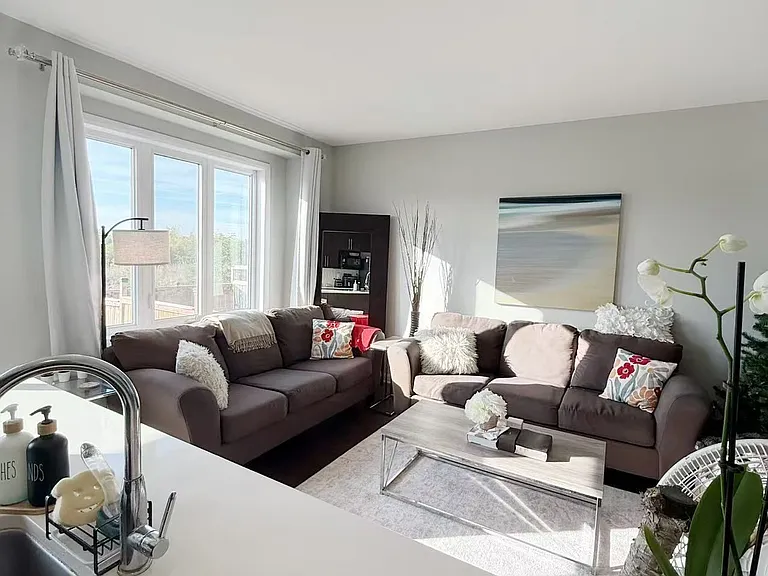 75 Aura Ave — Photo 7