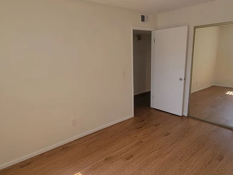 25930 Narbonne Ave #127 — Photo 10