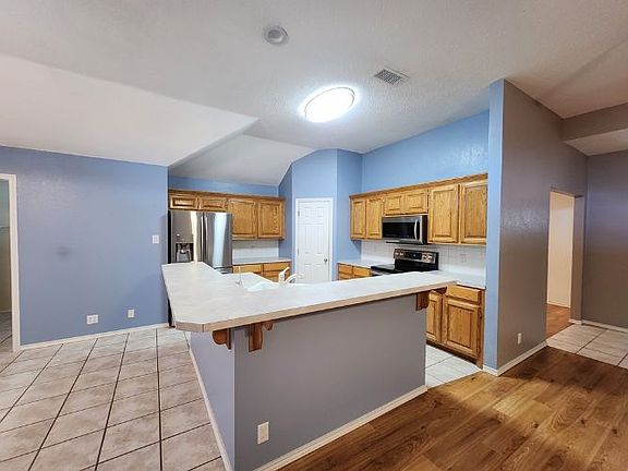 5th image of 3326 Sagemont Dr