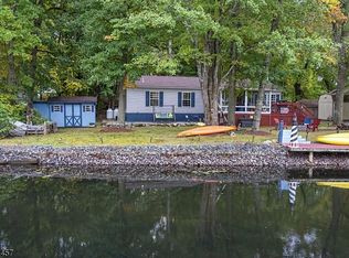 9 Canal Ter, Lake Hopatcong, NJ 07849