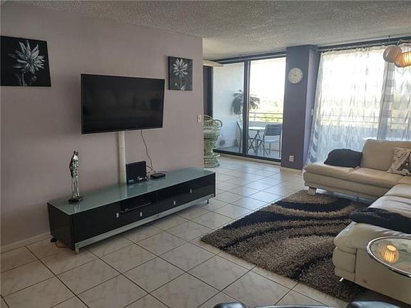 3rd image of 1500 N Ocean Blvd #40A