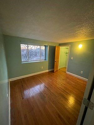 5th image of 85 Munroe St