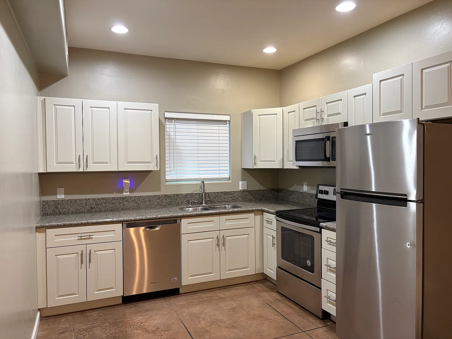 2 bed, 1232 sqft, $1,750 — Photo 3