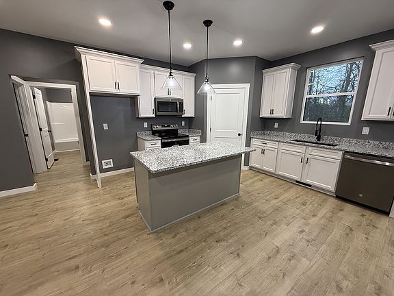 5th image of 507 Callahan Dr