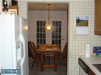 5th image of 672 Danbury Ct