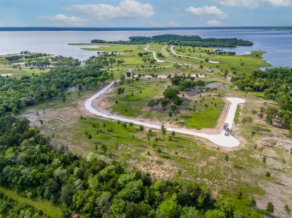 398 Timberland Hts, Windom, TX 75492