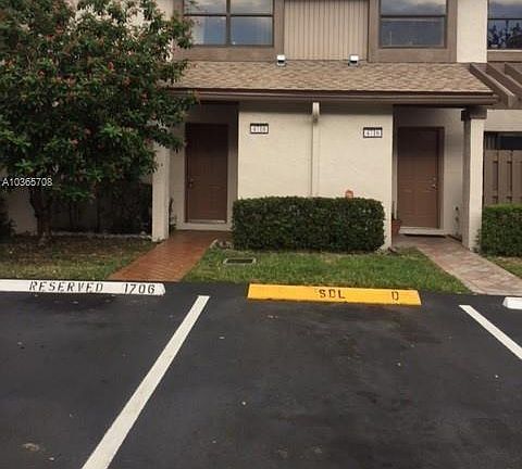 3rd image of 4718 NW 82nd Ave