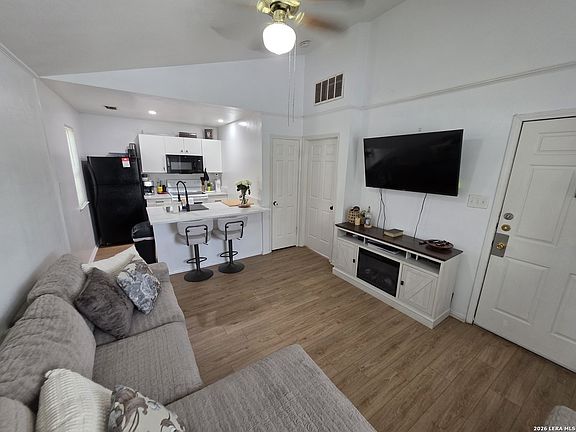 3rd image of 4803 Hamilton Wolfe #310