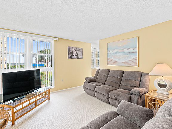 3rd image of 4700 Ocean Beach Blvd APT 217