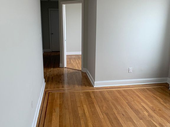 3rd image of 10420 115th St APT 4E