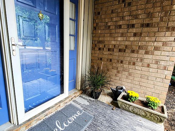 3rd image of 3245 Buckhorn Dr