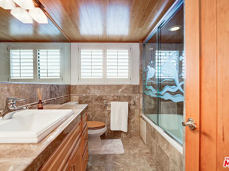 1106 Loma Dr — Photo 13