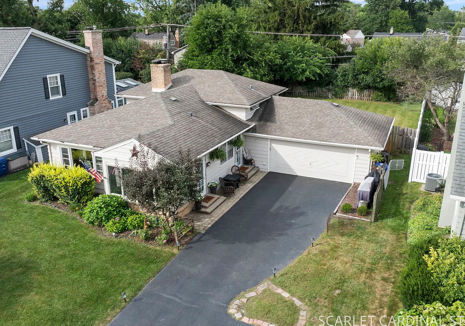 3 bed, 1.5 bath, 1798 sqft, $3,200 — Photo 3