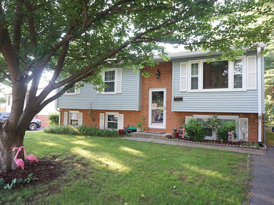 1st image of 636 Elmcrest St NE