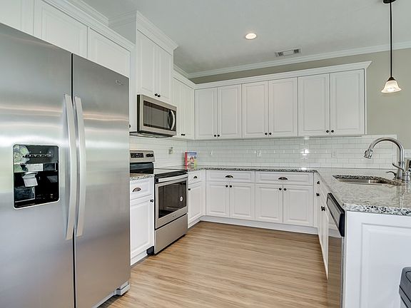 5th image of 142 Brighton Landing Dr