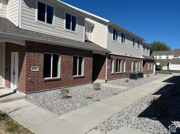 765 N Pheasantbrook Cir, Centerville, UT 84014
