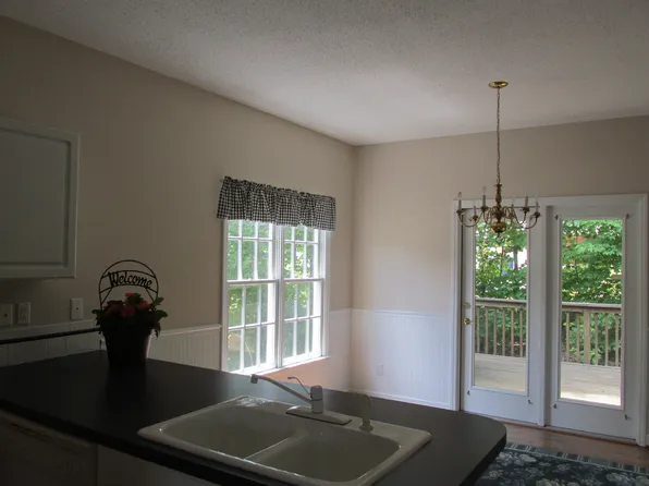 5004 Nettlebrook Ct, Winston Salem, NC 27106