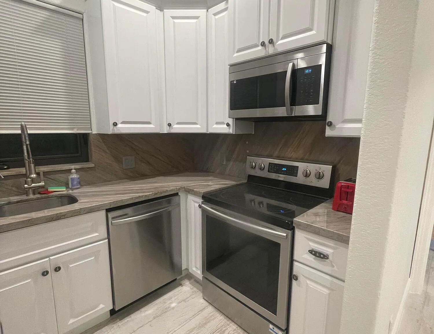 1 bed, 1.0 bath, 5442 sqft, $2,395 — Photo 4