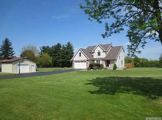 4523 Freeman Rd, Middleport, NY 14105