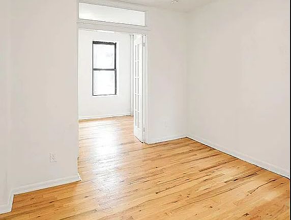 4th image of 409 W 48th St #4ER