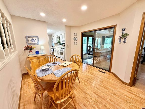 5th image of 80 Amberwood Ln