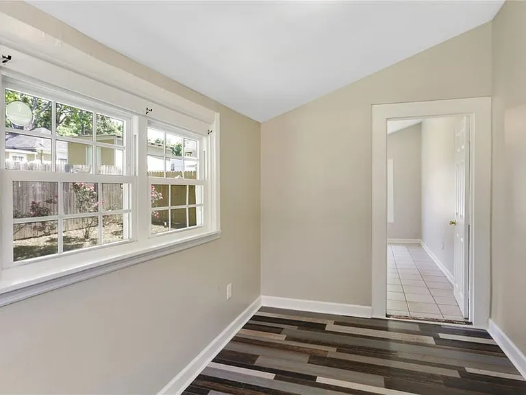 585 Jones Ave NW — Photo 9