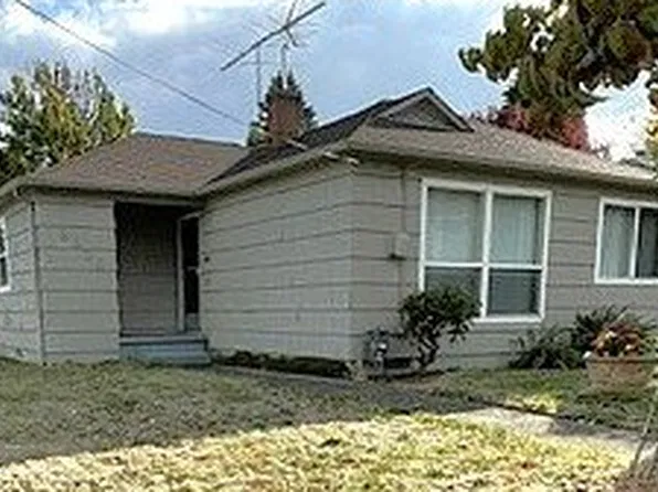 8636 NE Holladay St, Portland, OR 97220