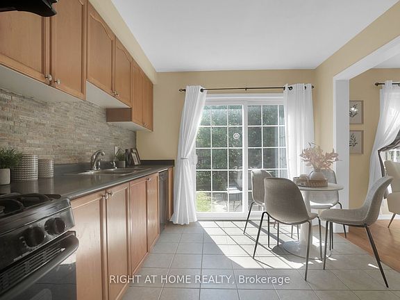 4th image of 84 Dougherty Cres