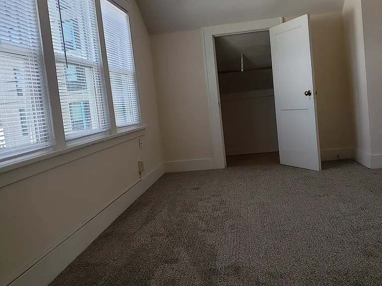 4945 NE Grand Ave #3 — Photo 11
