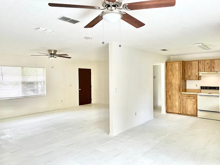 547 Lino Ct — Photo 3