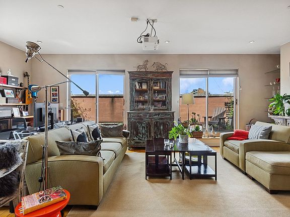 3rd image of 316 W 116th St Unit Penthouse B