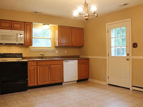 4th image of 116 Queensway Dr