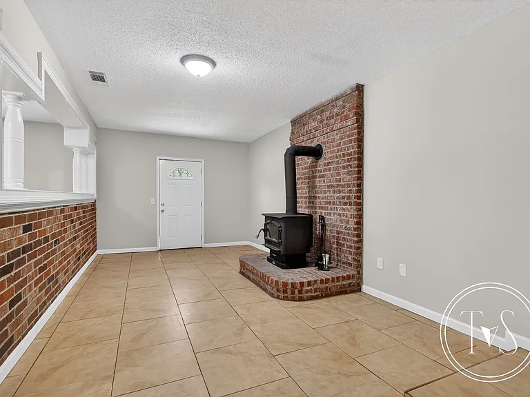 113 Elm St — Photo 14