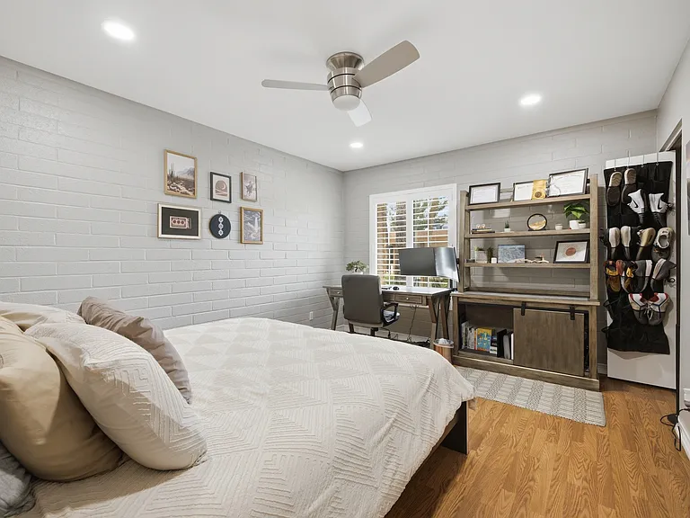 4846 N Woodmere Fairway #8 — Photo 20