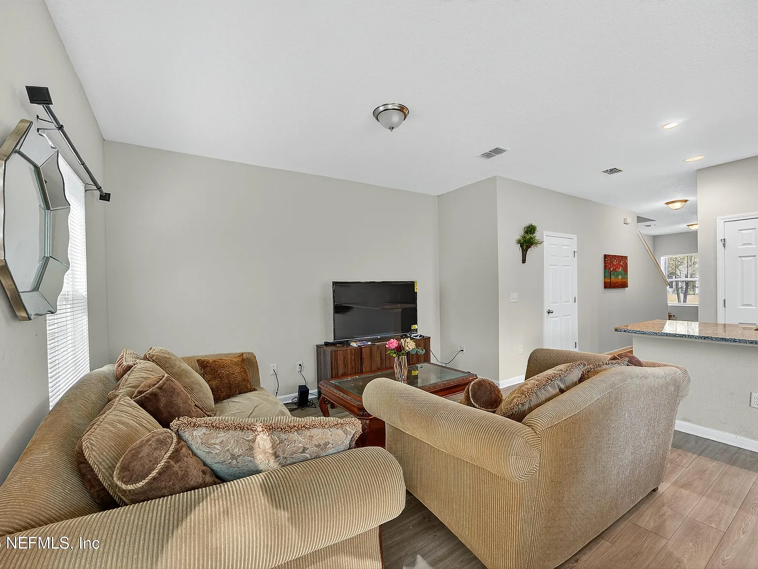 4 bed, 2.5 bath, 1592 sqft, $2,300 — Photo 4