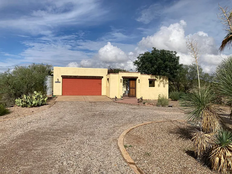 1624 E Goldenrod Ln — Photo 4
