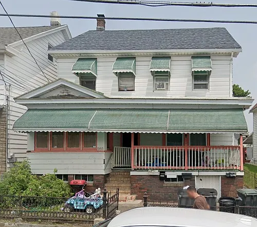 585 Arthur St Photo 1