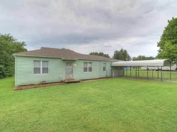 206 W 42nd St S, Sand Springs, OK 74063