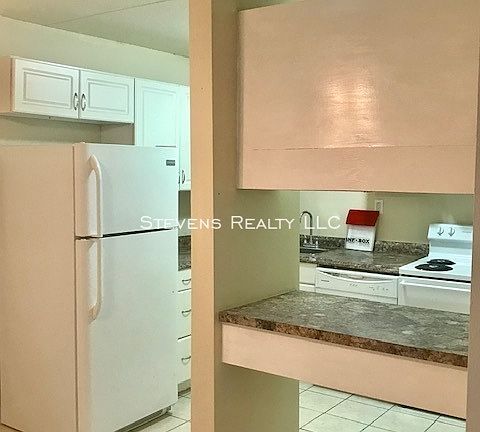 4th image of 915 S Seminole Dr APT 42